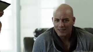 A mature woman visits a sex therapist to improve her sex life