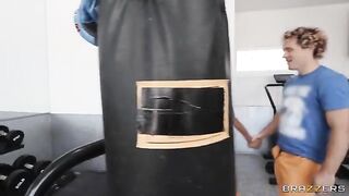 Girl got a direct ejaculation in her face during squats in the gym