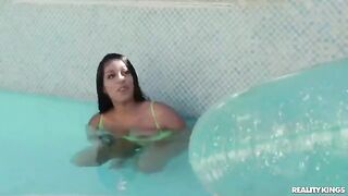 The lesson on how to swim can be passionate