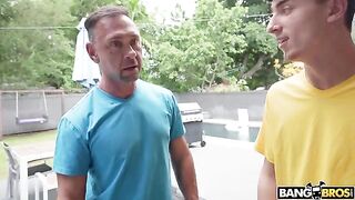 The nymphomaniac girl can not stop fucking with others