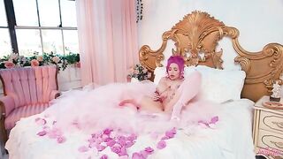 A glamorous lifestyle is not so cheap without sex