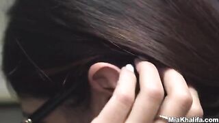 The sexy Mia Khalifa masturbating in the library (poreo)
