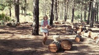Sex in the woods is a popular theme among amateurs