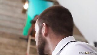 A cute beauty was chased by a man for half a day to fuck
