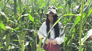 The guard caught a thief in the cornfield and fucked her orally