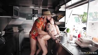 What burgers, I'm fucking! A sexy girl in the food van
