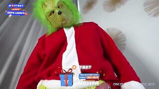 The Grinch gets into the holiday spirit in a steamy way