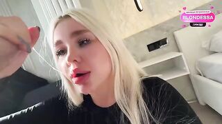 A girl with juicy curves gets a hard cock in her pussy