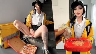 I came, it was beautiful! Sex with a pizza delivery girl