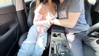 The beauty has sex with her teacher in the car