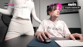 A girl rubs her pussy on the table and gets an orgasm
