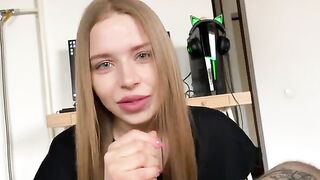 Blowjob to a beautiful Californiababe. I took her innocence