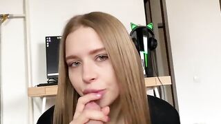 Blowjob to a beautiful Californiababe. I took her innocence